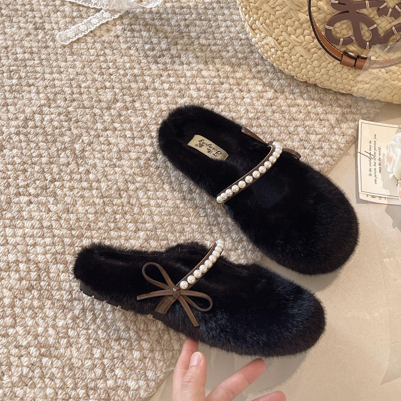 

Французские ретро универсальные туфли-лодочки на плоской подошве с круглым носком и жемчужной отделкой, женские 2025, новые весенне-осенние, на мягкой подошве, пушистые тапочки 40 чёрный