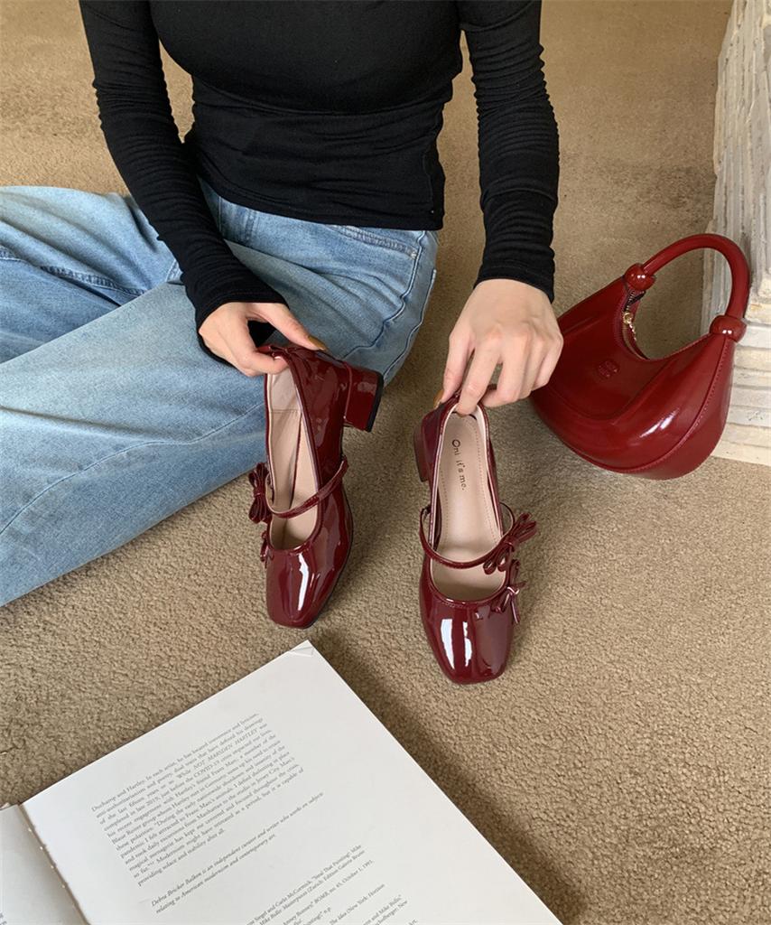 2025 new French women's retro flat bow light mouth single shoes women's new silver evening shoes temperament