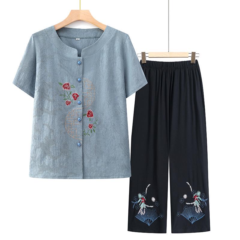 Women's Summer Short-Sleeve Embroidered Suit, Loose & Comfortable, Round Neck, Two-Piece for Middle-Aged & Elderly Moms & Grandmas.
