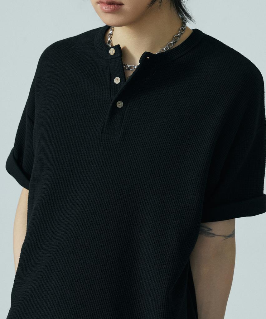 LXT Waffle Henley Neck Crop Short Sleeve T-Shirt [Black]