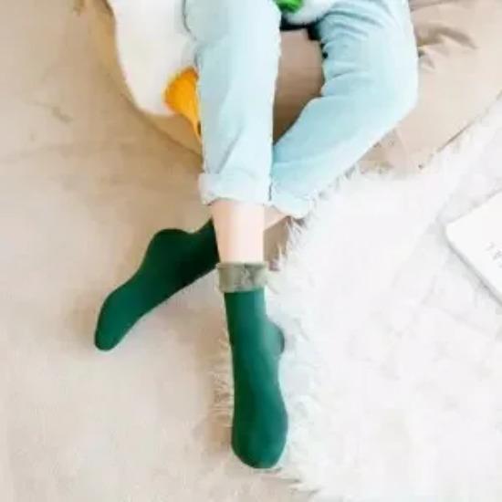 Hiver Chaud Solide Femmes Chaussettes Épaisses Thermiques Laine Cachemire Noir Peau Sans Couture Chaussette Neige Velours Chaussettes Unisexe