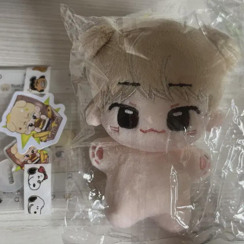 

Seventeen Dino Doll Idiot