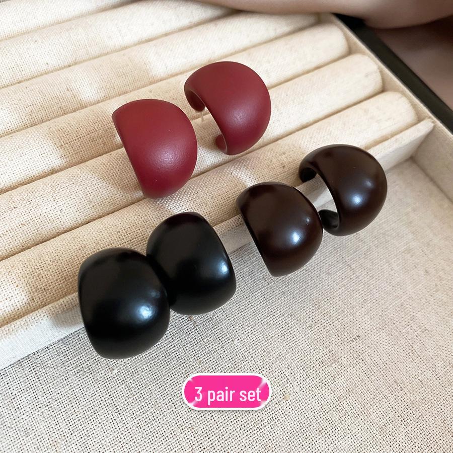 Achtteilige Silbernadel-Acryl C-förmige Ohrstecker - Einfach, Modisch, Retro Hongkong-Stil für Damen