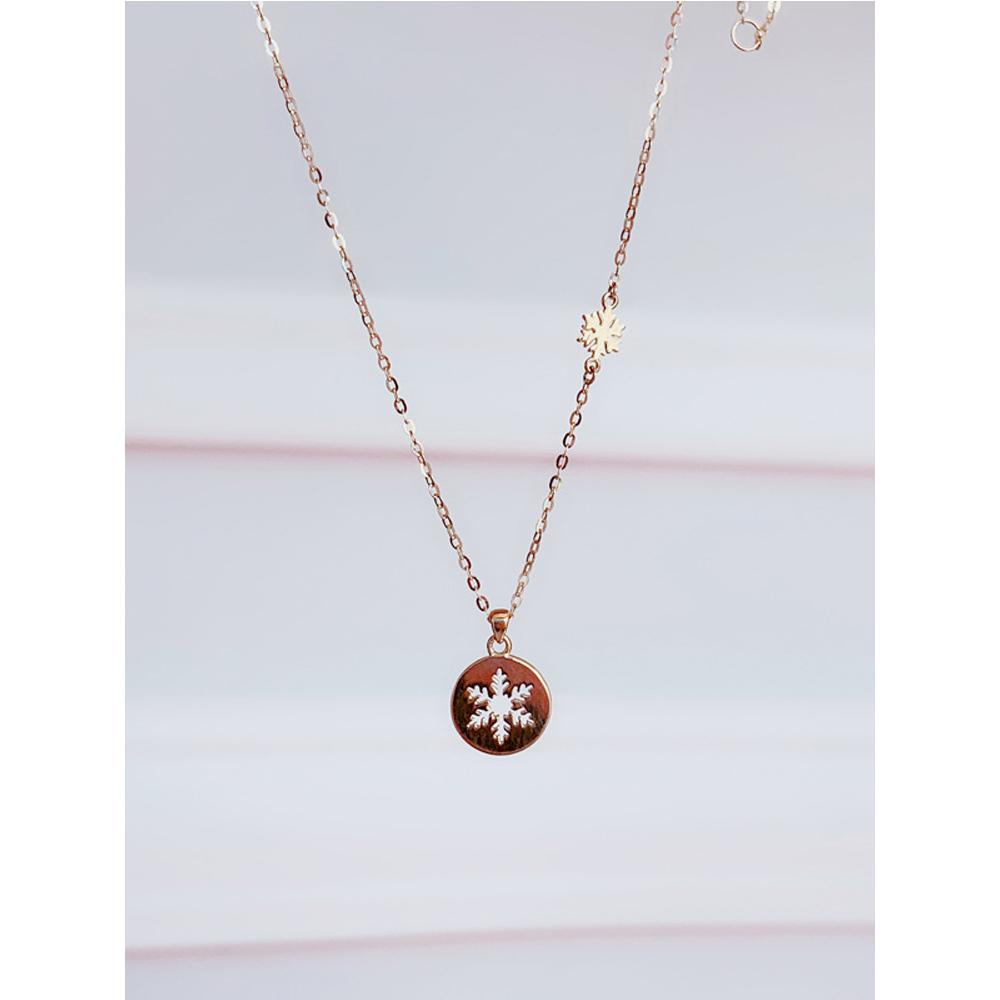 

Позолоченное ожерелье из стерлингового серебра 925 пробы. Глянцевая круглая полая цепочка на ключицу со снежинкой. Простой и универсальный темпераментный модный кулон. белого золота