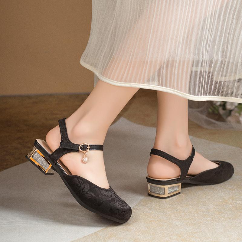 Mode 2025 Frühling Sommer Neu Retro Quadratische Zehenpartie Lässige Schuhe Damenmode Dicker Absatz Perle Sanfte Hochhackige Sandalen Schuhe Weiblich