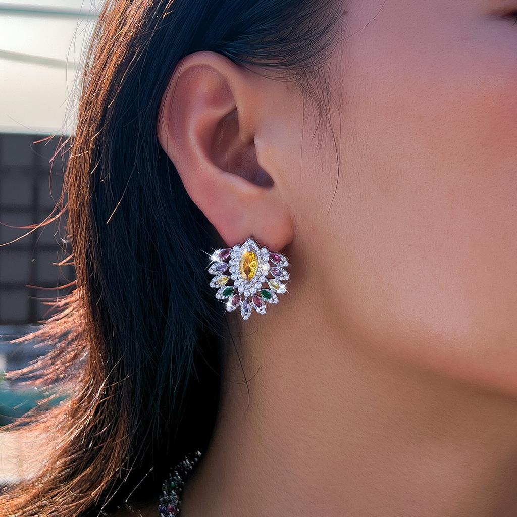 Retro Light Luxury Elegant Exquisite Shining Colored Diamond-Encrusted Earrings Feminine Temperament Socialite Zircon Stud Earrings