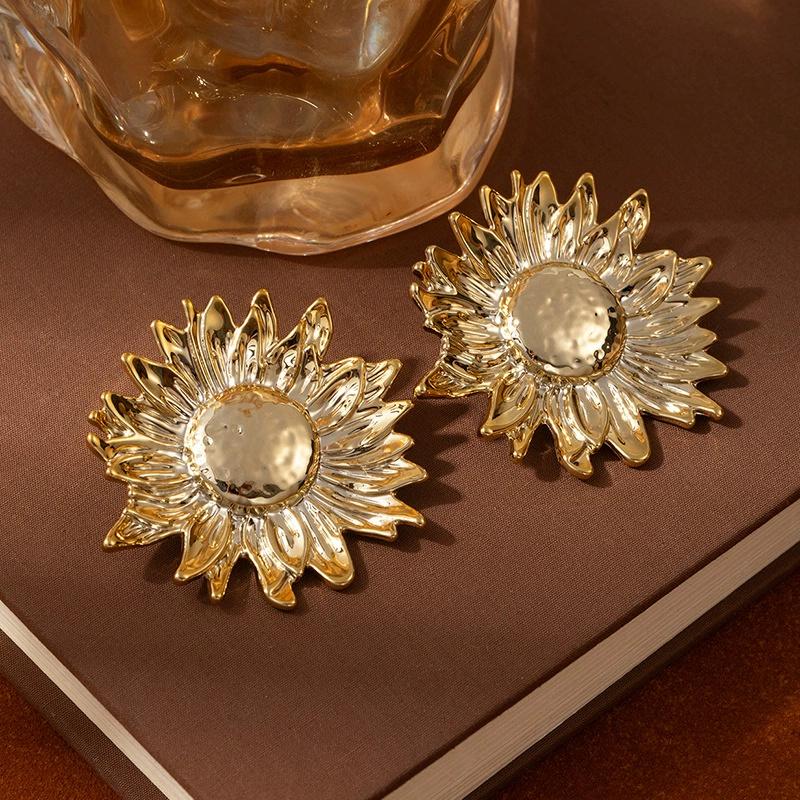

Exaggerated Big Sunflowers Stud Earrings Men Women Europe and America Hip Hop Cool Simple UV Smooth Zircon Brincos Punk Gift