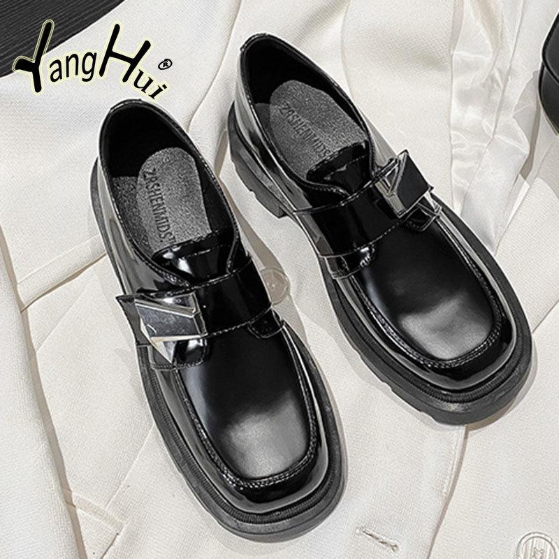 Chaussures Mary Janes à talons épais style britannique Bottes modernes 2024 Nouvelle Collection Tout-match Style coréen Plateforme Chaussures pour femmes Mode Printemps Automne