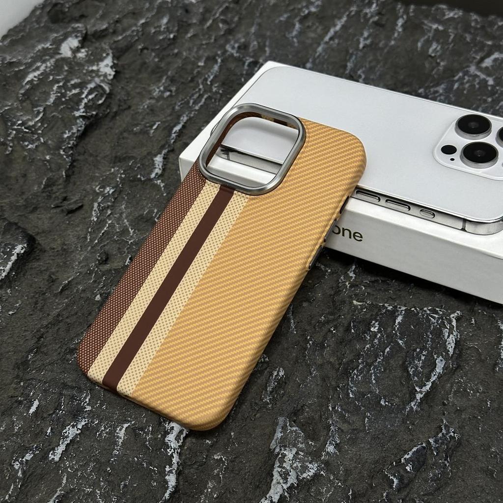 Applicable to Apple 17promax mobile phone case metal lens Kevlar carbon fiber texture iPhone16 anti-drop hard