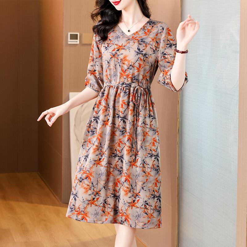 

Мамино цветочное платье миди с коротким рукавом - Элегантное летнее прикрытие для женщин среднего возраста XXXL (122-133 jin)