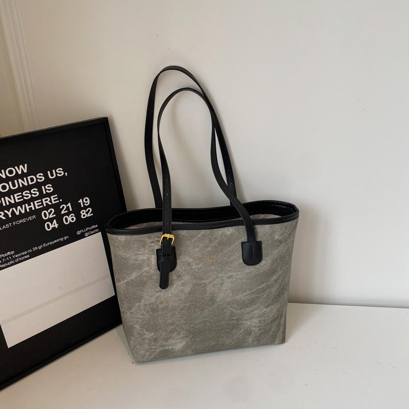 

Popular contrasting color tote bag large-capacity women s 2025 new commuting shoulder bag high-end underarm bag 36*11*26
