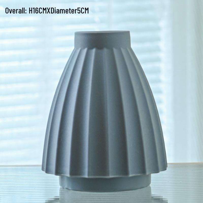 Nordycki Biały Plastikowy Mały Wazon - Minimalistyczny Wystrój do Kompozycji Kwiatowych do Salonu