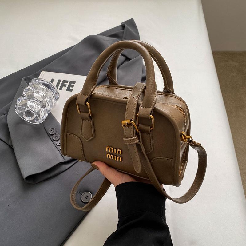Retro small bag women's new high-end versatile commuter messenger bag fashionable portable small square bag