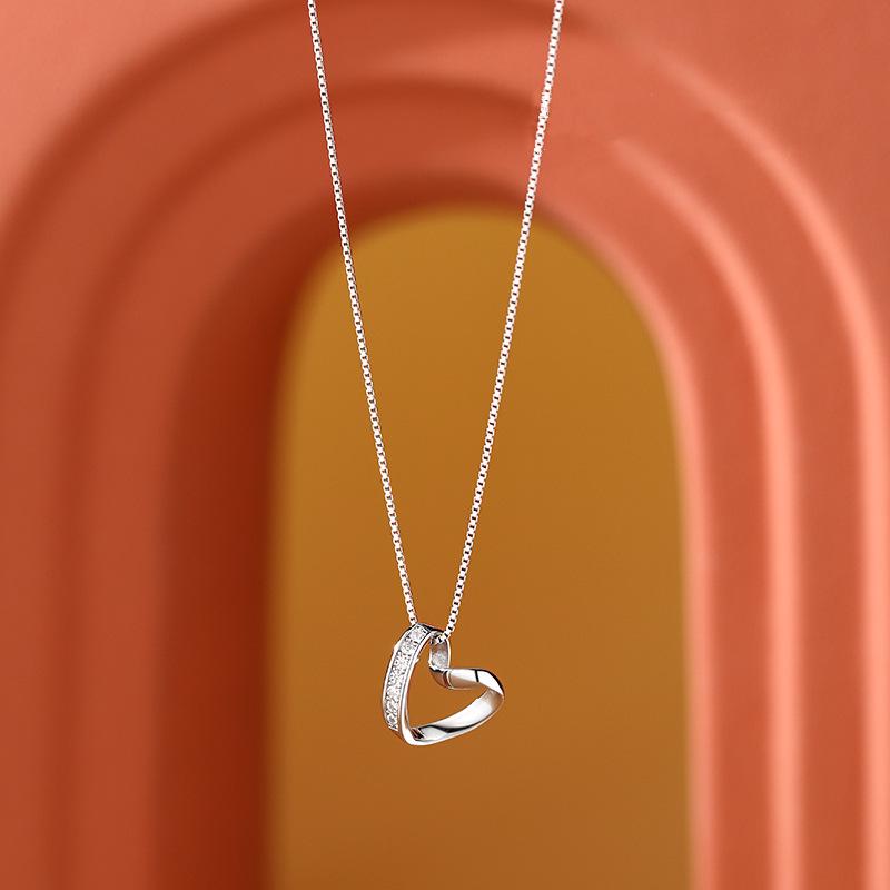 

Корейское геометрическое ожерелье Minsheng Love: Элегантная подвеска в виде бриллиантового сердца на изящной цепочке для ключицы