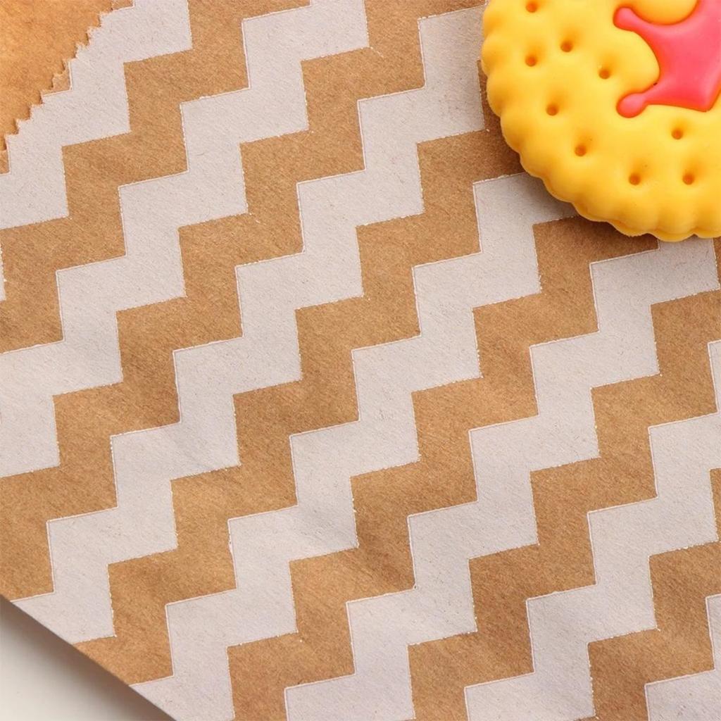 25Pcs 18x13cm Kraft Paper Biscuit Candy Bags Gift Packing Pouch Birthday Party Decoration Dessert Candy Bar Bag Snack Cookie Bag