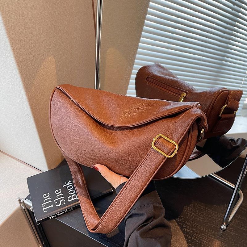 

Today s popular bags are women s new trendy niche shoulder bags, large-capacity high-end messenger dumpling bags. коричневый