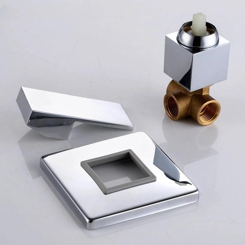 Brass Bathroom Wall Mounted Hot Cold Mixing Valve Concealed 2 Inlet 1 Outlet Water Control Valve Single Lever for Hotel