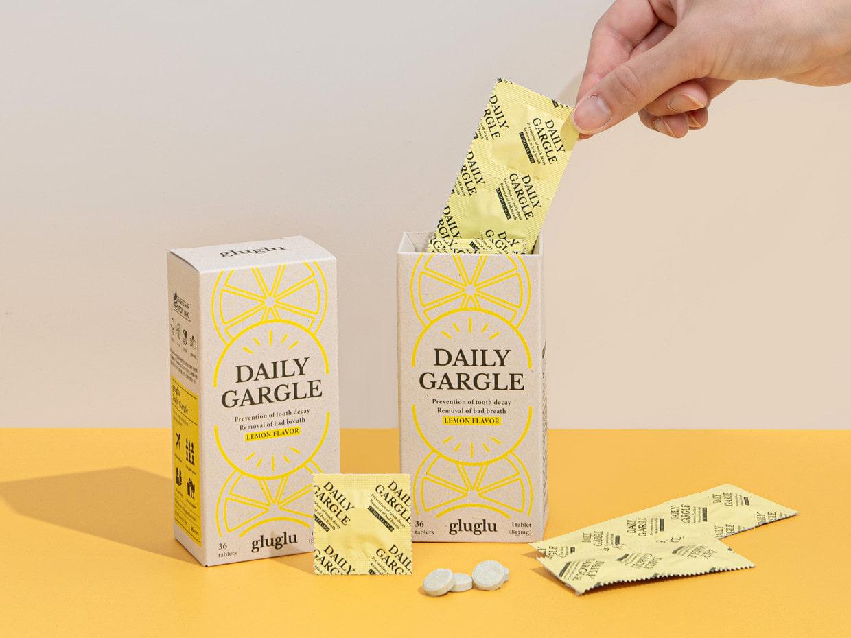 

GLUGLU Твердые таблетки для полоскания рта – Без спирта, Лимонный вкус, Устранение неприятного запаха изо рта, Уход за полостью рта (1 Упаковка × 36 Таблеток)