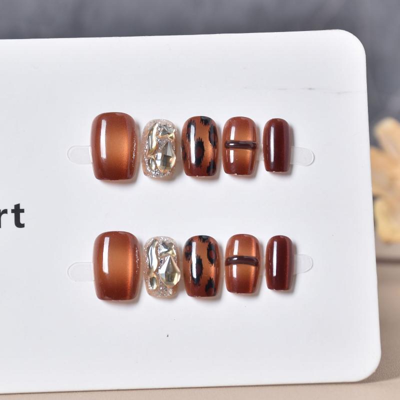 Short Square Press on Nails Shimmer Cat Eye Effect Eco-friendly Fake Nails with Free Glue for Women Daily Beauty Use
