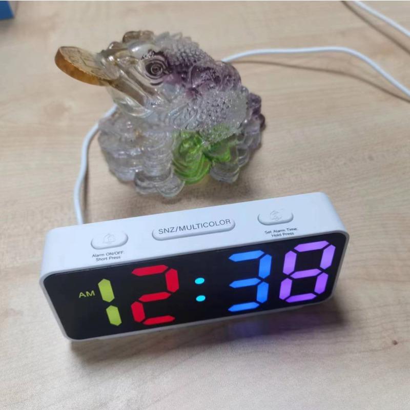 

Small Alarm Clock Screen Filled with Color Mini Student Clock