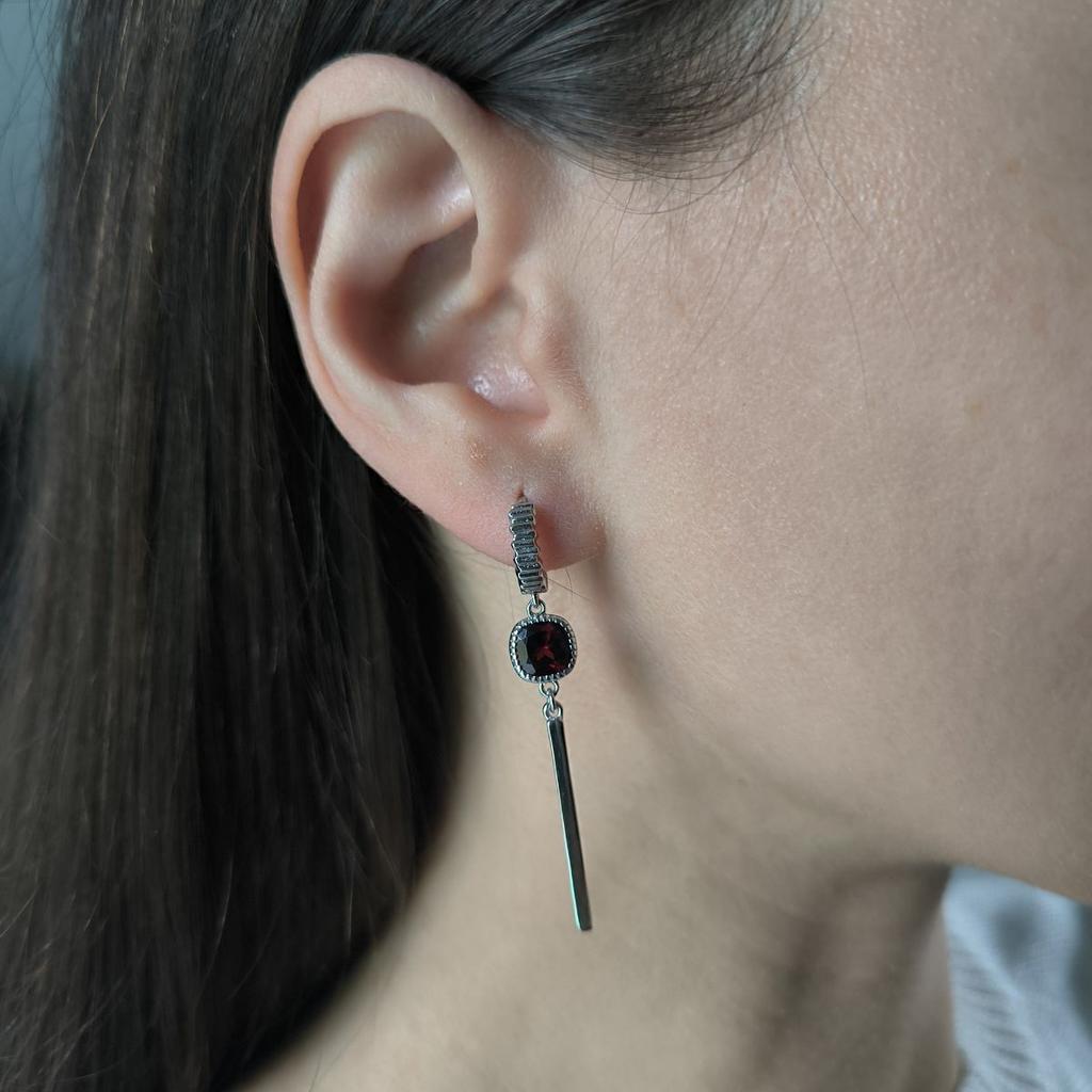 Серебряные серьги с натуральным гранатом 2.425ct (2195535)