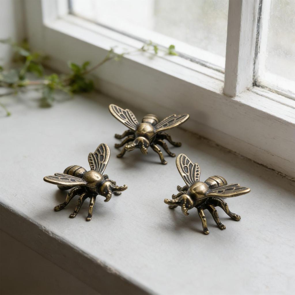 Creative Small Bee Statues Honeybee Figurines Miniatures DIY Craft Animal Ornament Desktop Decoration for Living Room Office