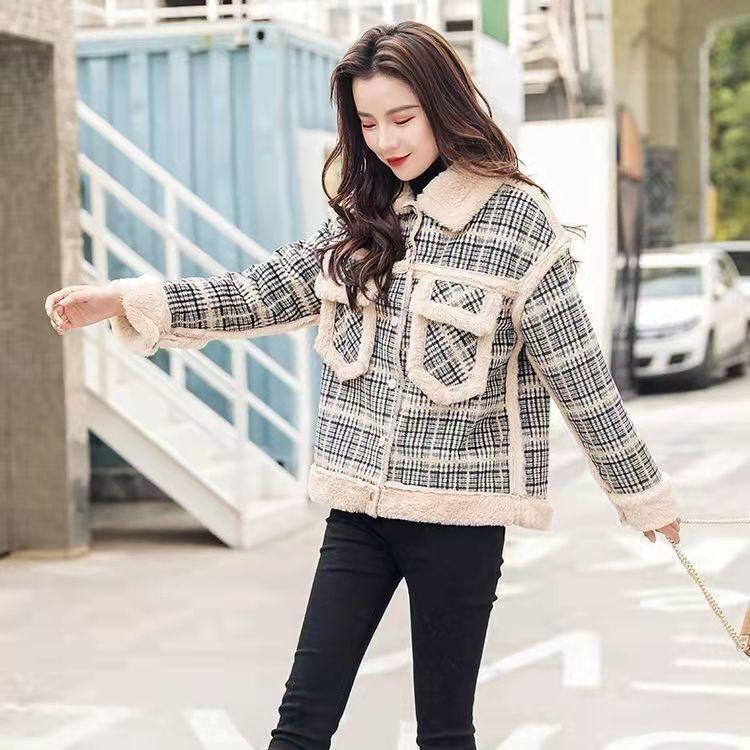 2024 autumn and winter new woolen jacket women's short plush thickened version loose and thin versatile plaid jacket tide