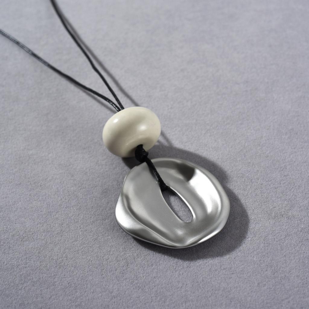 Niche Personality Fashion High-Altitude Wind Pocket Irregular Ring Pendant Collarbone Chain High-End Long Pull Rope Necklace
