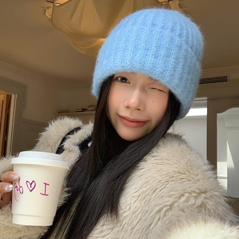 Winter sweet pet! Super white milk blue knitted wool hat couple style big head for face small warm cold hat