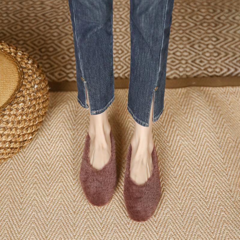 Mote 2025 Vinter Pelssko Dame Spiss Tå Pumps Fluffy Lave Hæler Loafers Damer Varm Plysj Escarpins Femme Slip On Pels Hæler