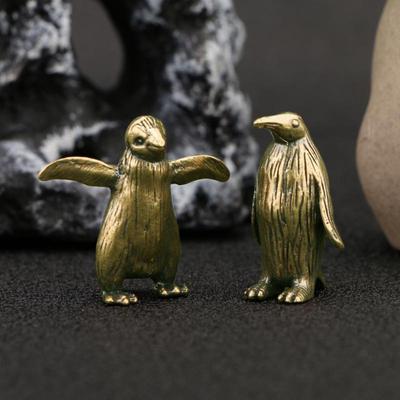1PC Kleine Pinguin Desktop Dekoration Ornamente Niedliche Kindliche Ornamente Kupfer Carving Handwerk