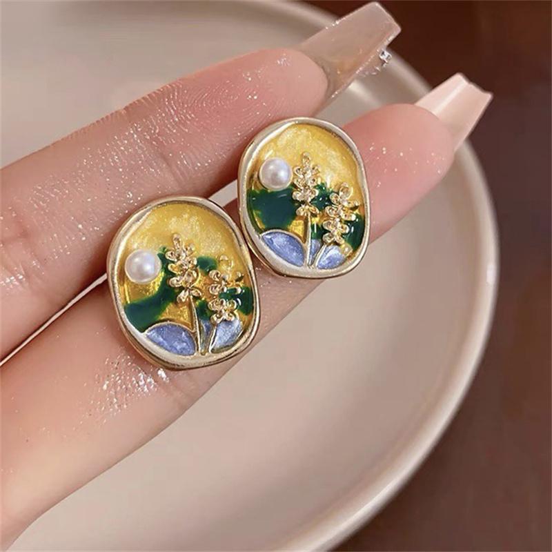 Vintage Luxury Baroque Flowers Pearl Stud Earrings For Women Oil Painting Oval Pearl Pendant Earrings Exquisite Jewelry