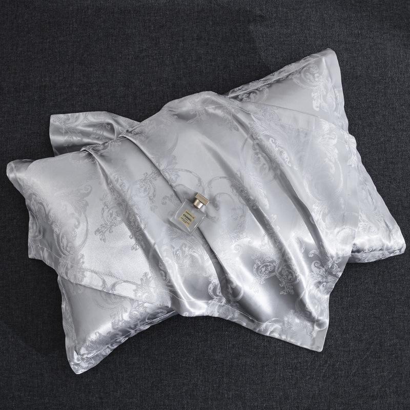 Fronha de Travesseiro Estilo Europeu Three Squirrels em Seda Gelada, Design Jacquard Fresco de Verão, Serve para Travesseiro 48x74cm.