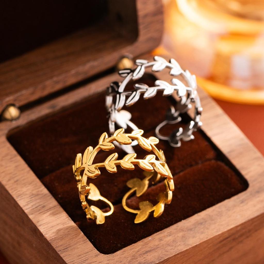 Women's Adjustable Non-fading Leaf Design Stainless Steel Finger Ring