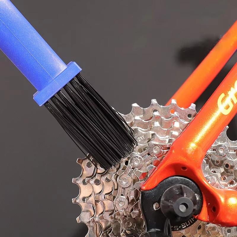 Chain Cleaning Brush Bicycle Motorcycle Chain Brush Bicycle Cleaning Portable Brush Chain Cleaner Maintenance Universal Tool
