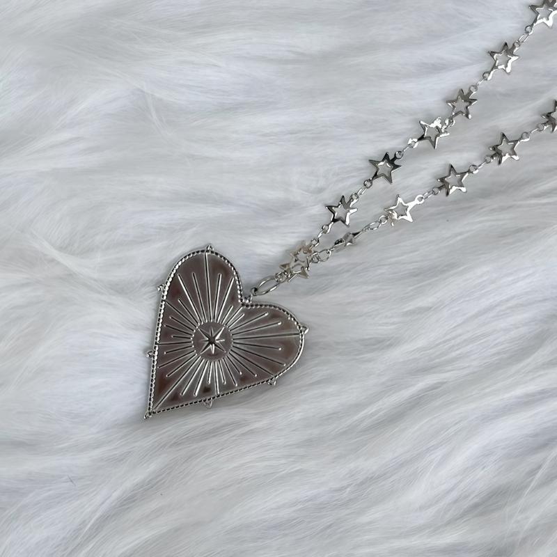 Romance Star Shaped Heart Charm Necklace With Sturdy Metal Chain For Daily Wear