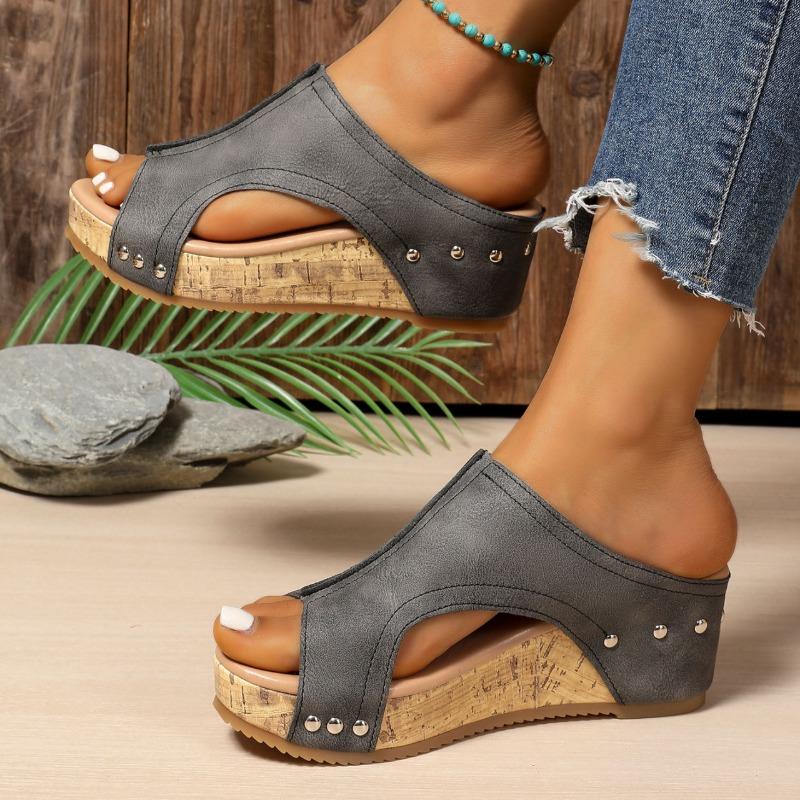 Large size slope heel cool slippers women's new round head platform sandals women's fish mouth muffin drag