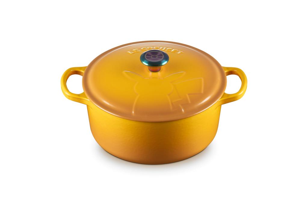 Le Creuset Pokemon Signature Cocotte Rondo 22cm Pokemon Pikachu Official (Iridescent Knob) [Japan Product]
