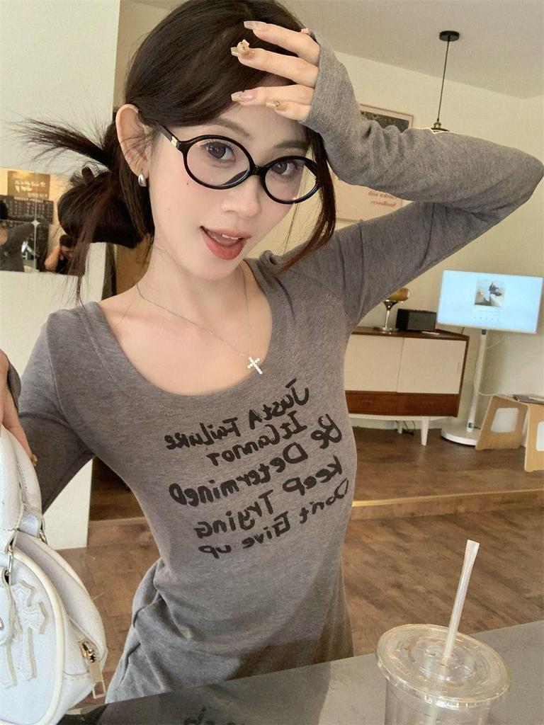 Women's Retro Slim Fit U-Neck Long Sleeve T-Shirt - Early Spring Base Layer