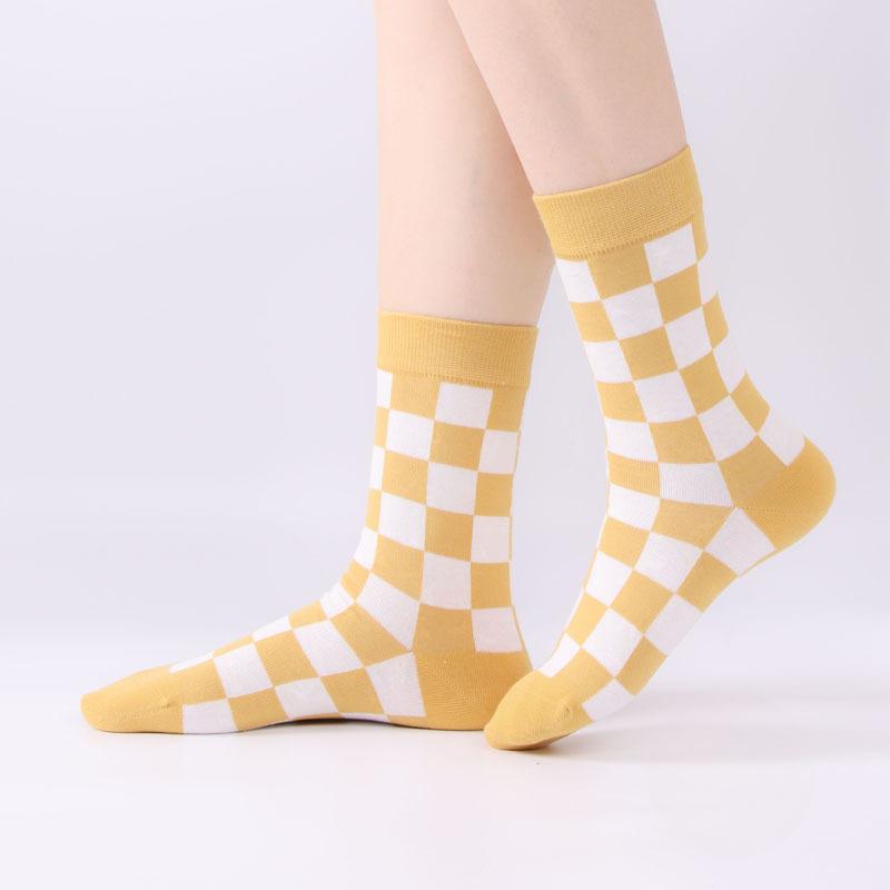 Female Spring and Autumn All Build Checkerboard Square Wicking In The Tube Socks