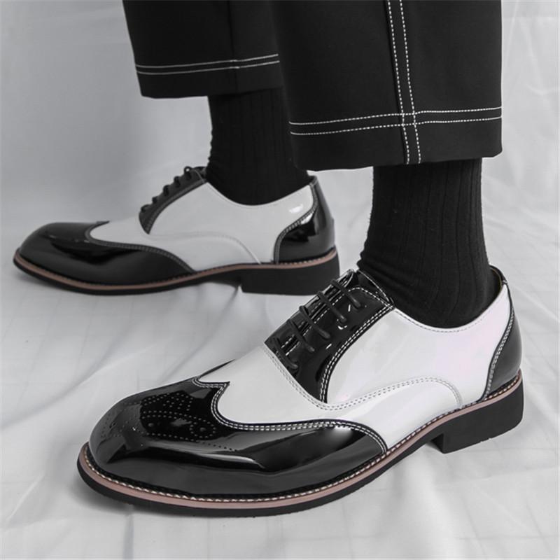 Pantofi Oxford Brogues Noi de Designer pentru Bărbați cu Vârf Ascuțit, Lucios, Negru cu Alb, Patchwork, Pantofi de Gentleman pentru Nuntă, Balul de Reîntoarcere Acasă, Pantofi Plați