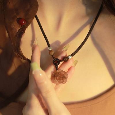 שרשראות ותליונים – מחרוזות ושרשראות