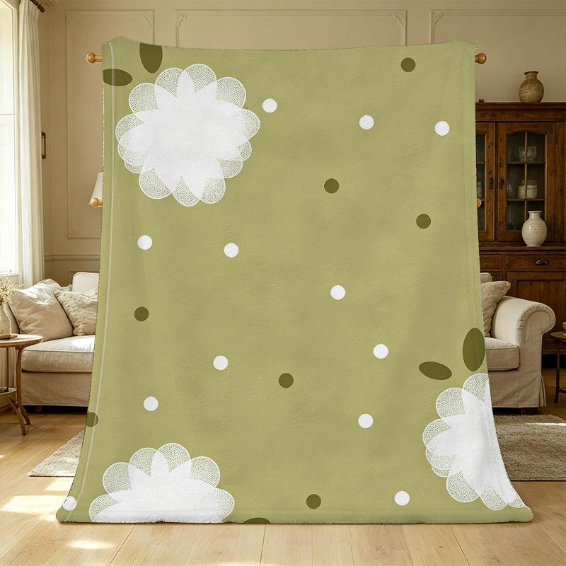 Lightweight Flannel Blanket – Soft Skin-Friendly Minimalist Floral Design, Cozy Home Decor for Christmas, Halloween & Daily Home Relax.