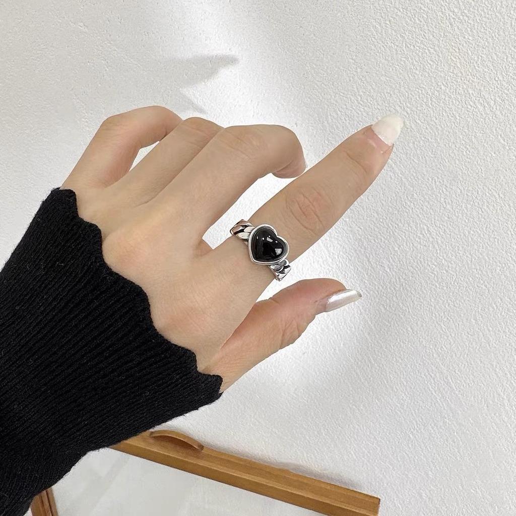 Retro Heart Chain Open Ring: Distressed Black Geometric Design for Girls & Best Friends