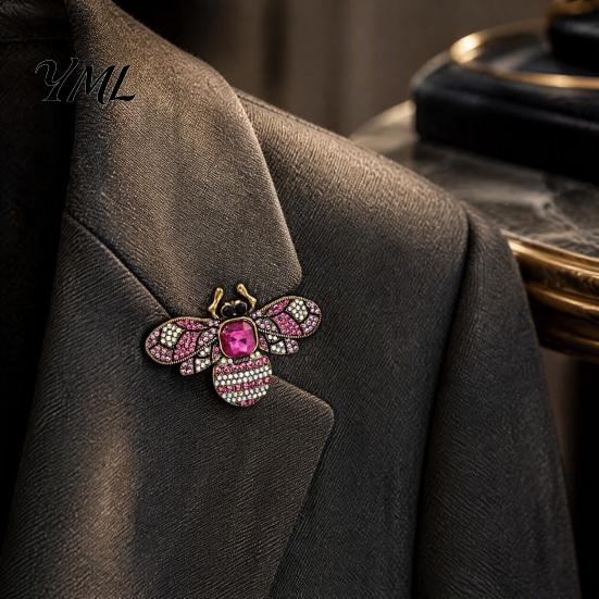 Anti-rust Bee Pin Retro Rhinestone Brooch Pin, Insect Alloy Badge with Women Jewelry Accessory Colorful Rhinestones, for Clothing Dress Coat