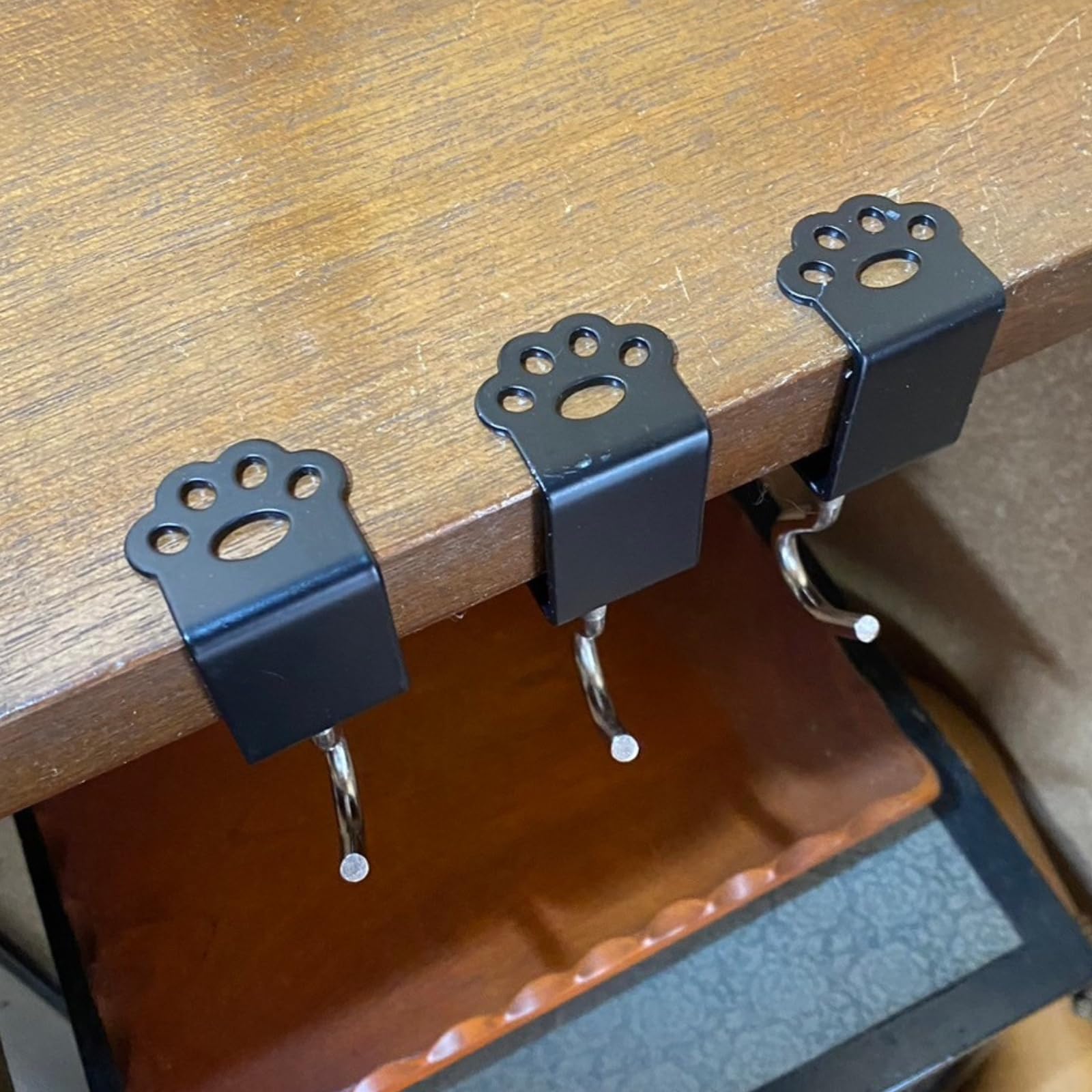 

S.T.S.G Table Hooks, Bag Hangers, Desk Hooks, Cute Animal Designs, Set of 3, Storage Hooks, Rotating, Compact, and Durable (Black, Set of 3)