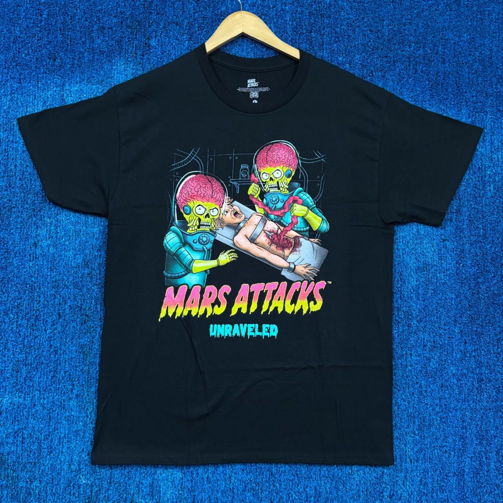 Tim Burton’s Mars Attacks “Unraveled” Graphic T-Shirt Size Large XXL