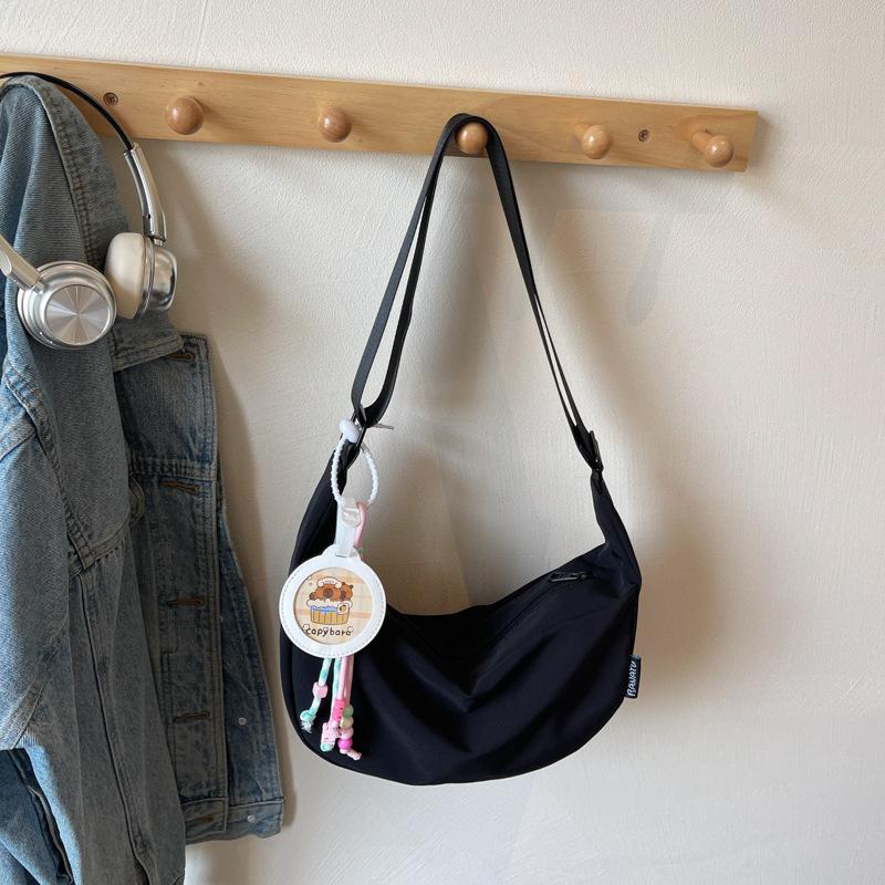 

Fashion casual women s messenger bag shoulder bag 2025 summer new simple foreign lightweight nylon dumpling bag Without pendant