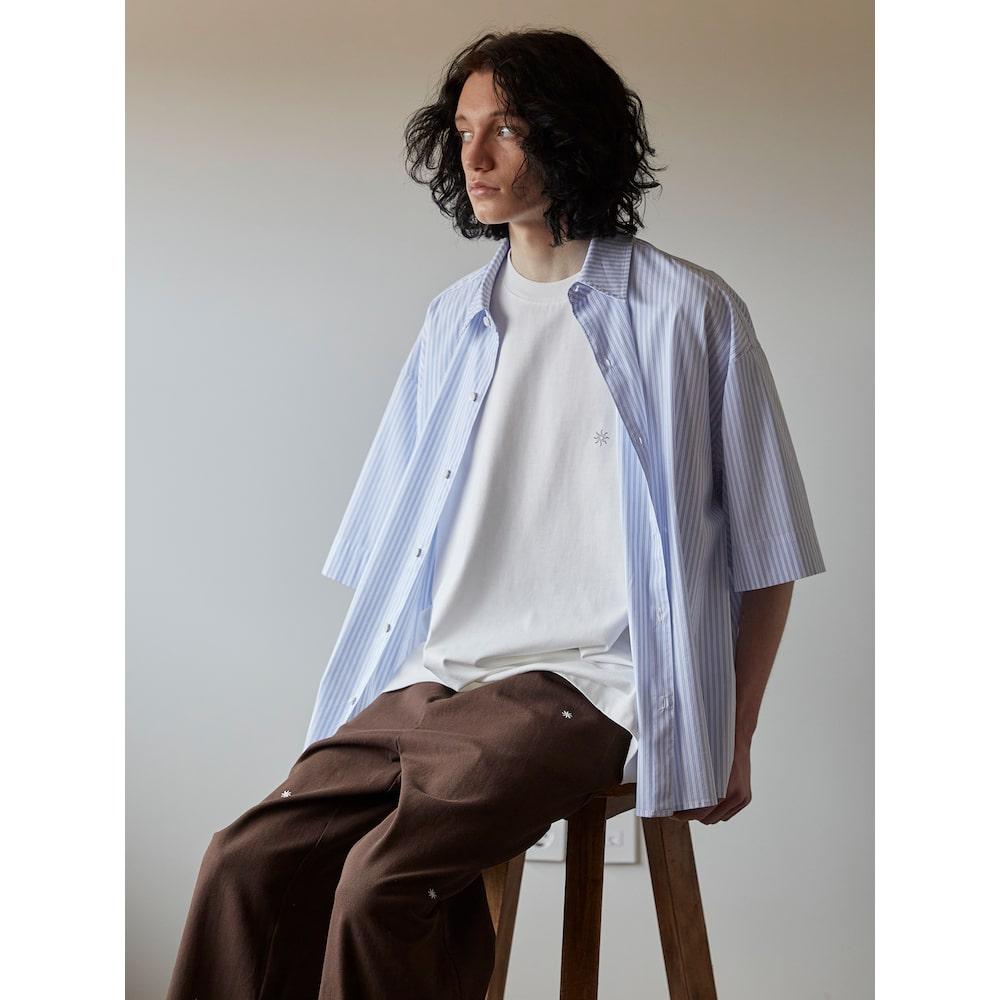 Saendeusaundeu (Unisex) Pinstripe Crop Short Sleeve Shirt Light Blue