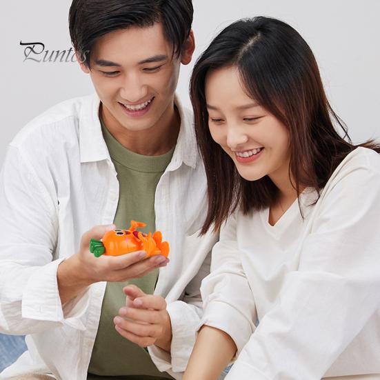 Liebesgeste, Karottenspielzeug, Drücken, Aufleuchten, „Ich liebe dich“, sprechendes Karottenspielzeug, bewegliche Liebesherzhand, pädagogisches Rettichspielzeug, Schlüsselanhänger, Anhänger, Valentinstag